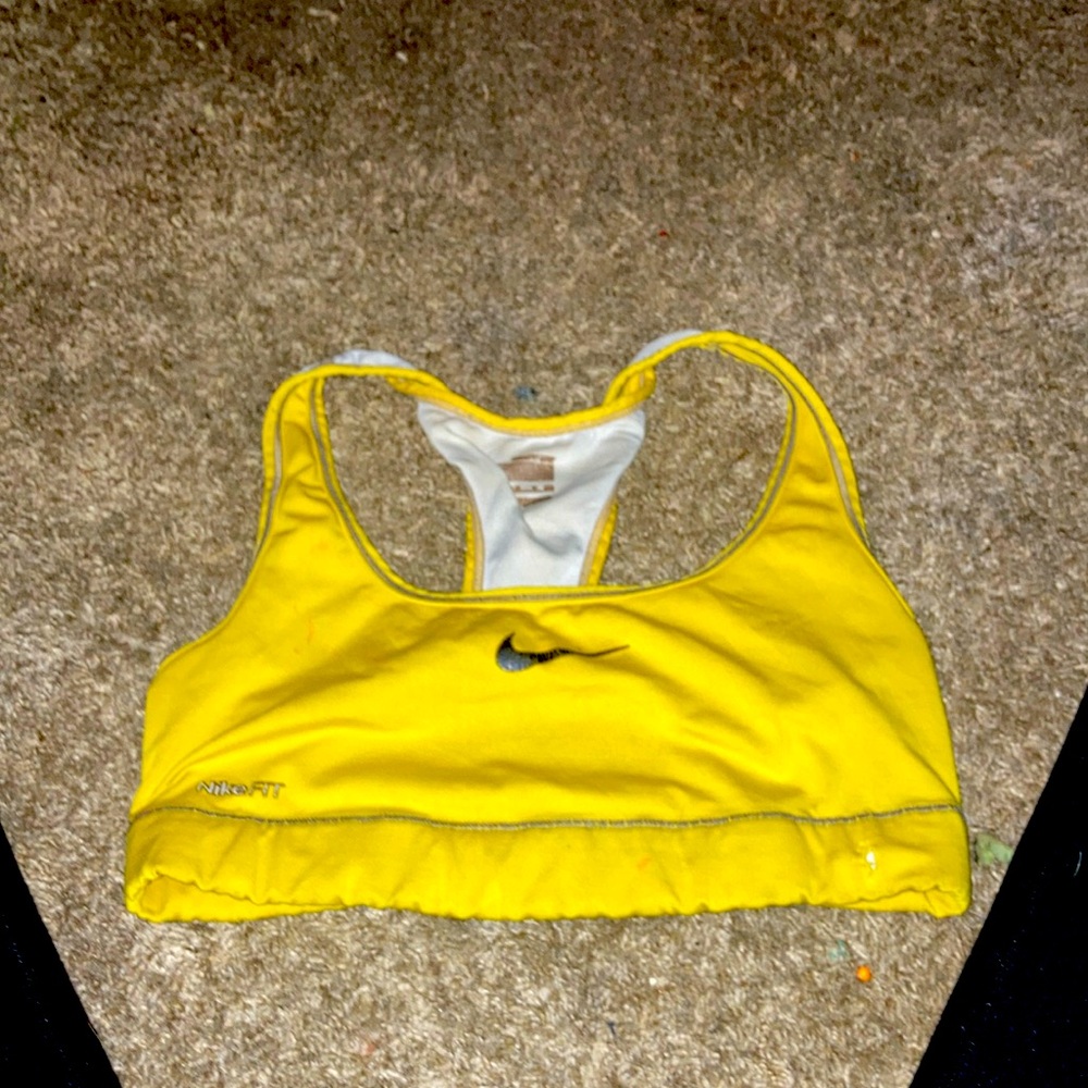 sports bra